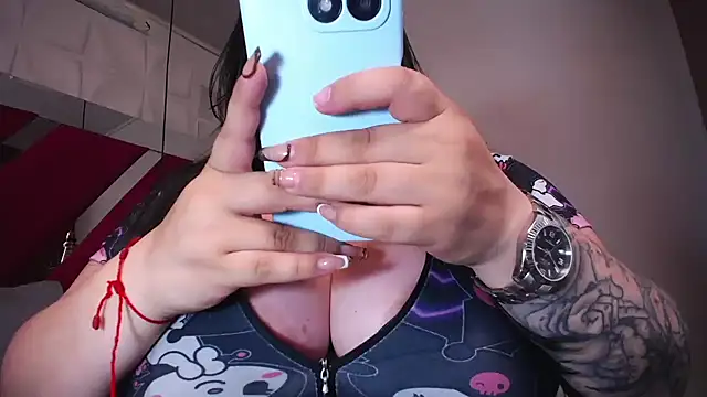 Snapshot of Penelope_Tits chatting on 04.17.26 Penelope Tits online show from 04.17.26