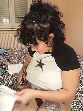 Snapshot of callmelouve chatting on 11.03.25 callmelouve online show from 11.03.25