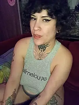 Snapshot of callmelouve chatting on 04.09.26 callmelouve online show from 04.09.26