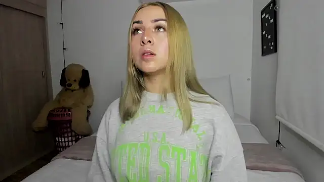 sophi mooreno online show from 12.12.24