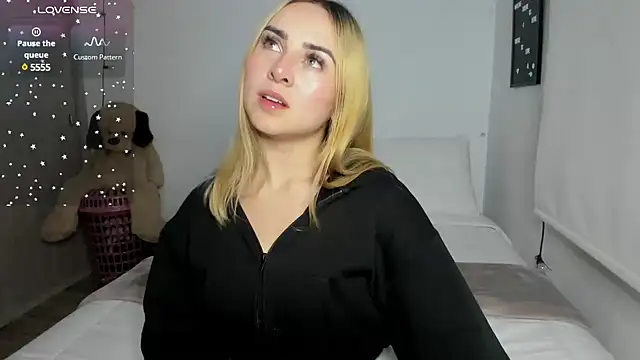 sophi mooreno online show from 03.22.25