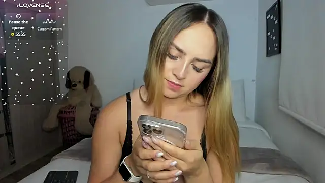 Snapshot of sophi_mooreno chatting on 02.01.26 sophi mooreno online show from 02.01.26