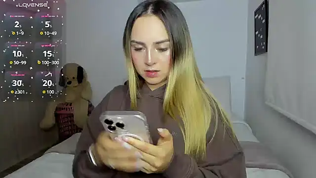 Snapshot of sophi_mooreno chatting on 02.07.26 sophi mooreno online show from 02.07.26