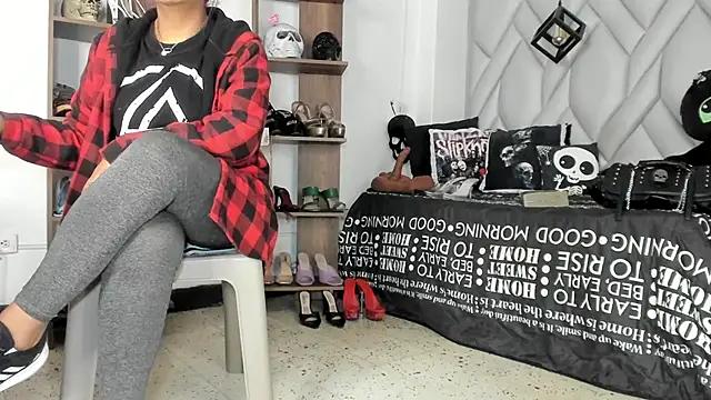 Snapshot of MirandaHaguen chatting on 06.15.26 MirandaHaguen online show from 06.15.26