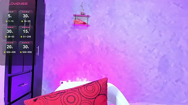 Snapshot of Bellagh1 chatting on 11.14.25 Bellagh1 online show from 11.14.25