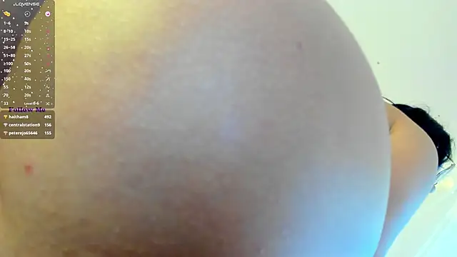 Snapshot of Silvanna-Moree chatting on 01.20.25 Silvanna-Moree online show from 01.20.25