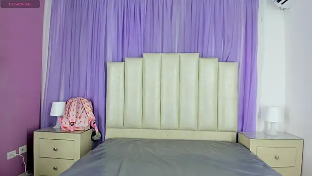 Snapshot of mollieblue69 chatting on 01.14.25 mollieblue69 online show from 01.14.25