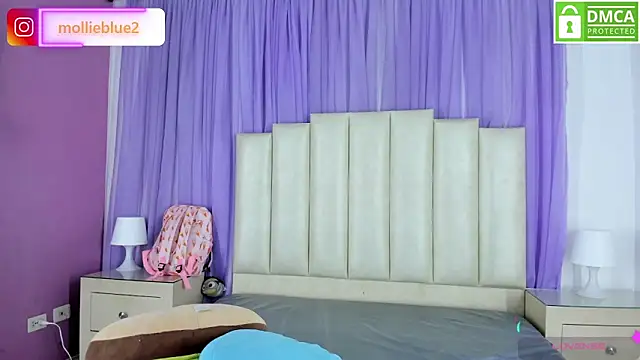 Snapshot of mollieblue69 chatting on 01.15.25 mollieblue69 online show from 01.15.25