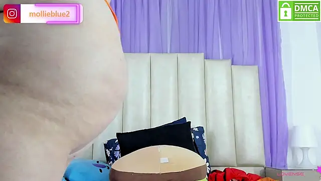 Snapshot of mollieblue69 chatting on 01.15.25 mollieblue69 online show from 01.15.25