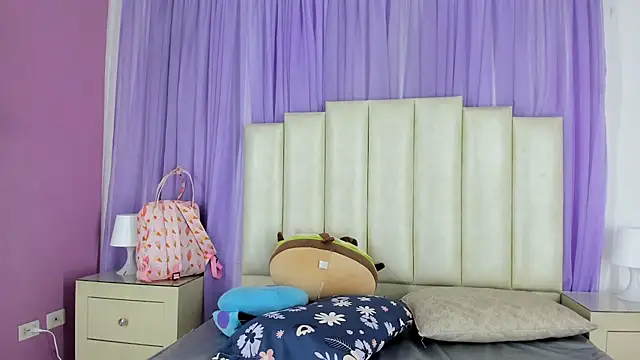 Snapshot of mollieblue69 chatting on 01.17.25 mollieblue69 online show from 01.17.25