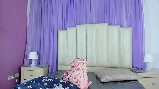 Snapshot of mollieblue69 chatting on 01.18.25 mollieblue69 online show from 01.18.25