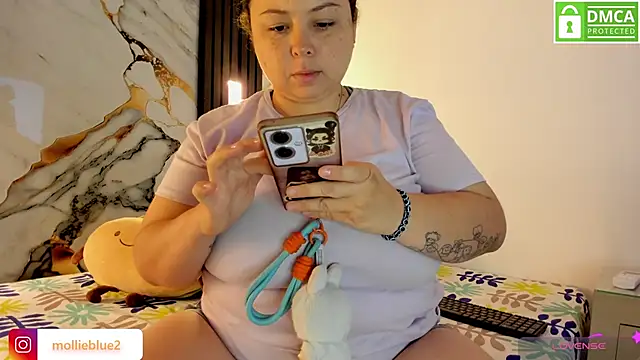 Snapshot of mollieblue69 chatting on 01.27.25 mollieblue69 online show from 01.27.25