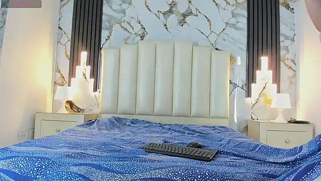 Snapshot of mollieblue69 chatting on 03.11.25 mollieblue69 online show from 03.11.25