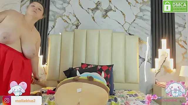 Snapshot of mollieblue69 chatting on 03.15.25 mollieblue69 online show from 03.15.25