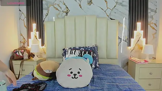 Snapshot of mollieblue69 chatting on 03.16.25 mollieblue69 online show from 03.16.25