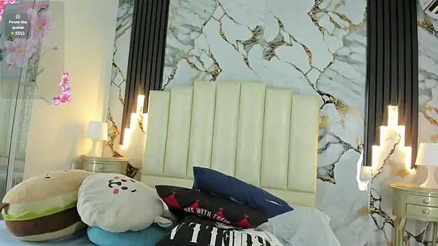 Snapshot of mollieblue69 chatting on 09.12.25 mollieblue69 online show from 09.12.25