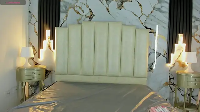 Snapshot of mollieblue69 chatting on 09.15.25 mollieblue69 online show from 09.15.25