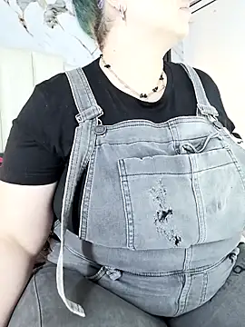 Snapshot of mollieblue69 chatting on 10.08.25 mollieblue69 online show from 10.08.25