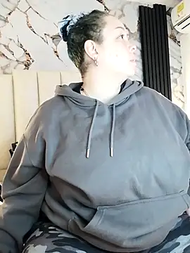 Snapshot of mollieblue69 chatting on 10.09.25 mollieblue69 online show from 10.09.25