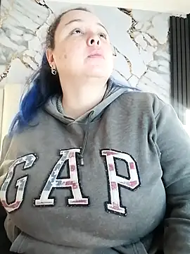 Snapshot of mollieblue69 chatting on 10.17.25 mollieblue69 online show from 10.17.25