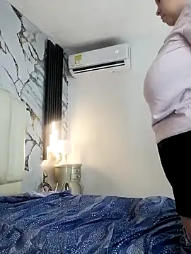 Snapshot of mollieblue69 chatting on 10.18.25 mollieblue69 online show from 10.18.25