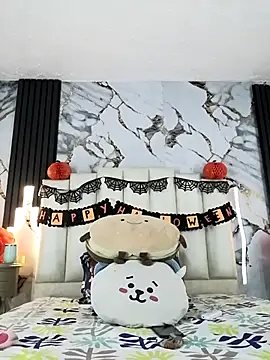 Snapshot of mollieblue69 chatting on 10.24.25 mollieblue69 online show from 10.24.25