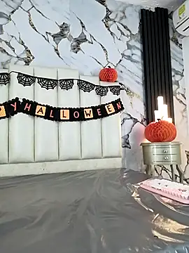 Snapshot of mollieblue69 chatting on 10.29.25 mollieblue69 online show from 10.29.25