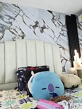 Snapshot of mollieblue69 chatting on 11.02.25 mollieblue69 online show from 11.02.25