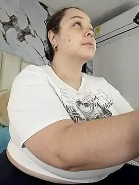 Snapshot of mollieblue69 chatting on 11.07.25 mollieblue69 online show from 11.07.25