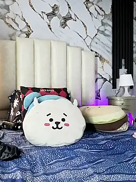 Snapshot of mollieblue69 chatting on 11.12.25 mollieblue69 online show from 11.12.25