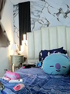 Snapshot of mollieblue69 chatting on 11.14.25 mollieblue69 online show from 11.14.25