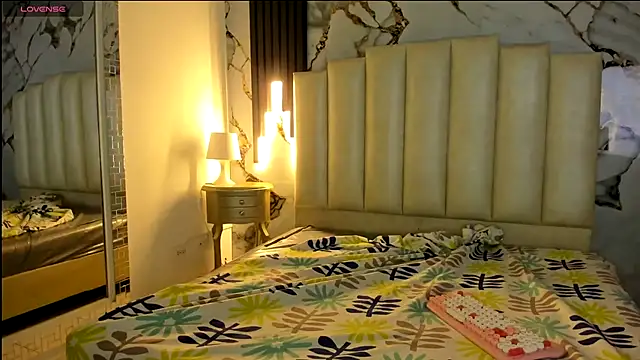 Snapshot of mollieblue69 chatting on 12.02.25 mollieblue69 online show from 12.02.25