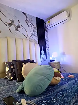 Snapshot of mollieblue69 chatting on 12.17.25 mollieblue69 online show from 12.17.25