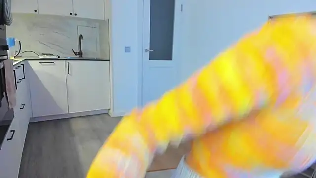 Kossie  online show from 02.06.25