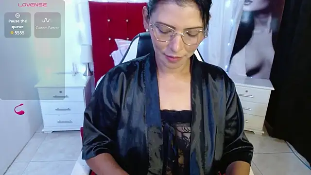 Snapshot of Wanda_Milf chatting on 01.18.25 Wanda Milf online show from 01.18.25