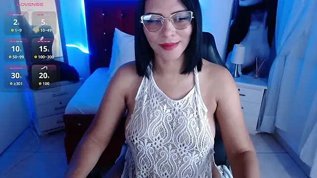 Snapshot of Wanda_Milf chatting on 10.01.25 Wanda Milf online show from 10.01.25