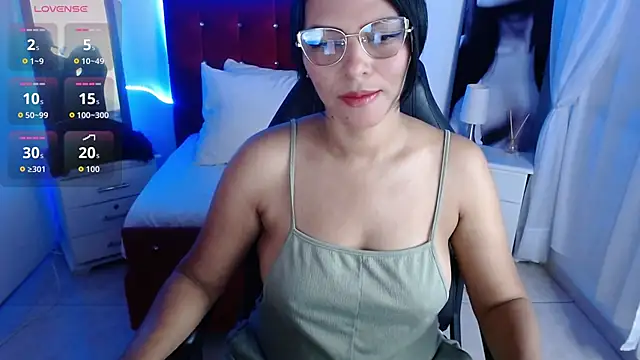 Snapshot of Wanda_Milf chatting on 10.02.25 Wanda Milf online show from 10.02.25