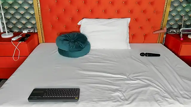 VallerieJones online show from 02.22.25