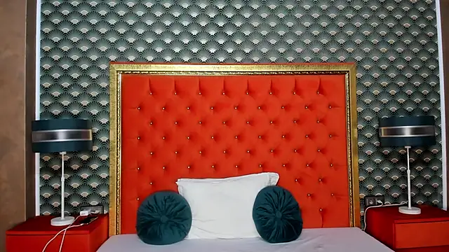 VallerieJones online show from 03.20.25