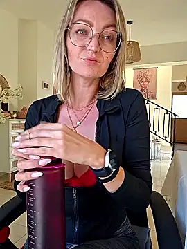 MissMialicious online show from 04.09.26