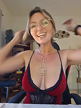 MissMialicious online show from 05.14.26