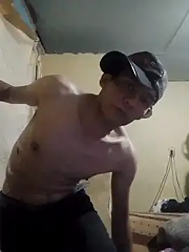 Snapshot of MarsWood chatting on 12.22.25 MarsWood online show from 12.22.25