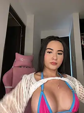 Snapshot of jailyncam_ chatting on 06.10.26 jailyncam online show from 06.10.26