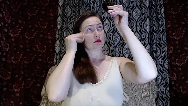 EmilyDoth online show from 12.21.25