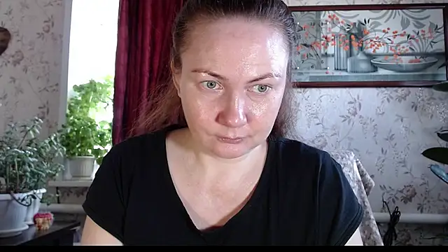 Snapshot of EmilyDoth chatting on 05.04.26 EmilyDoth online show from 05.04.26