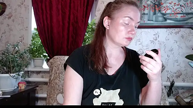 Snapshot of EmilyDoth chatting on 05.05.26 EmilyDoth online show from 05.05.26