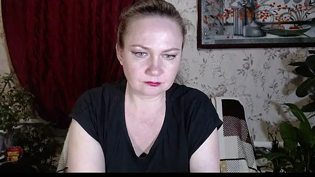 Snapshot of EmilyDoth chatting on 05.11.26 EmilyDoth online show from 05.11.26