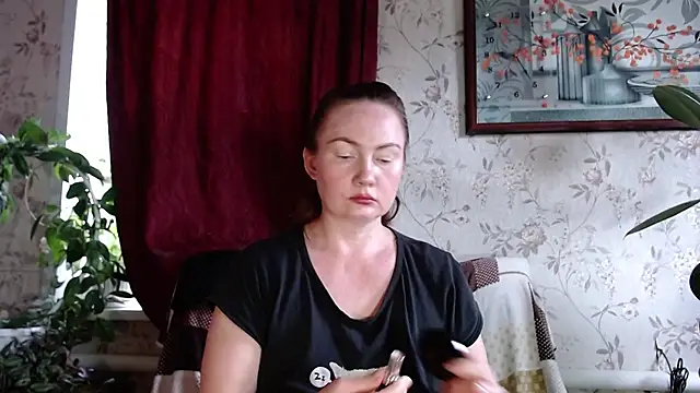 Snapshot of EmilyDoth chatting on 07.16.26 EmilyDoth online show from 07.16.26