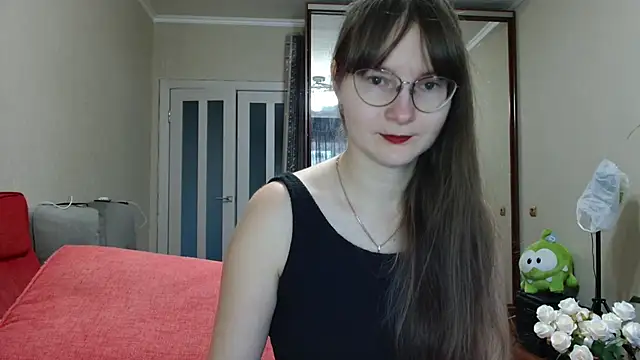 KiraGoldens online show from 10.27.25