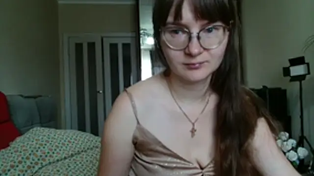 Snapshot of KiraGoldens chatting on 06.17.26 KiraGoldens online show from 06.17.26